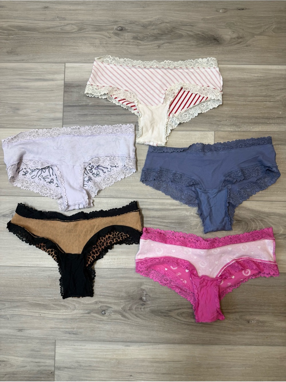 NWOT! VS PINK 5 pair Cheeky Medium Panties/Underwear - Picture 3 of 4